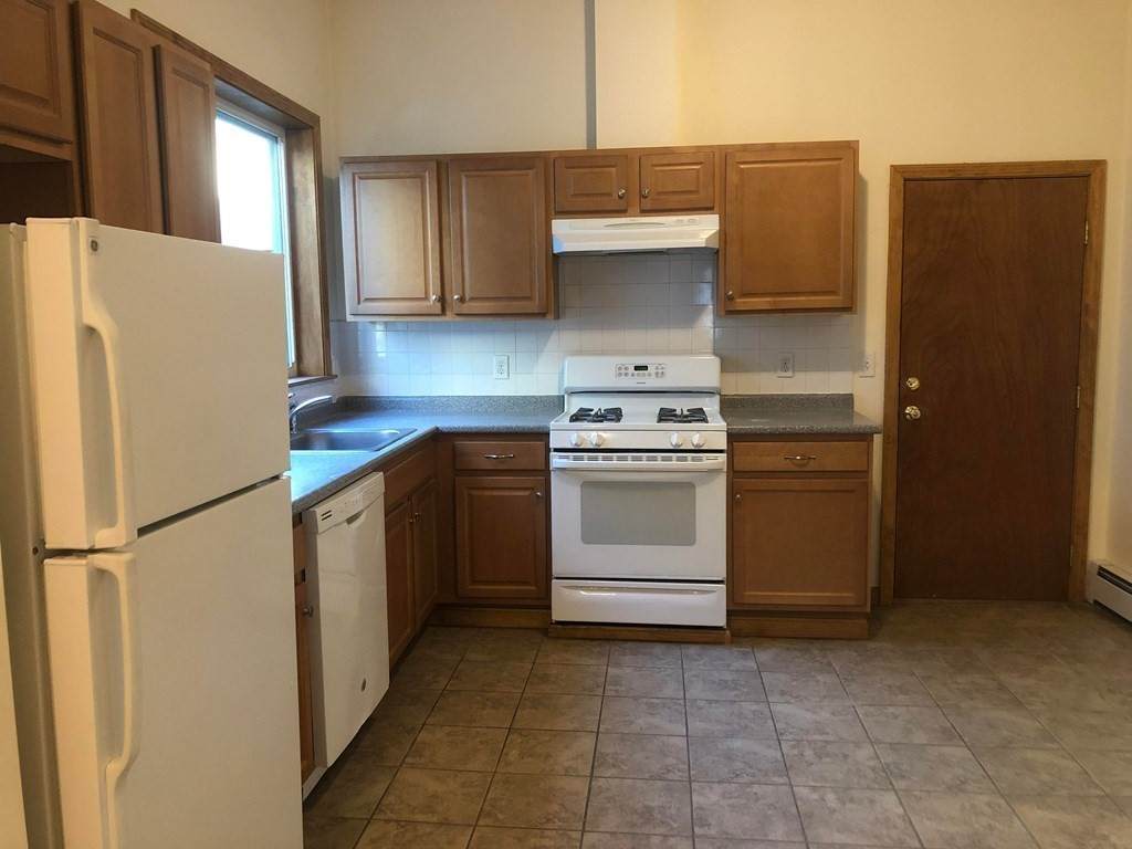 13 Pinckney - Photo 1