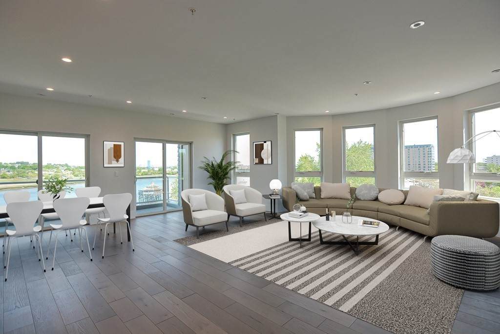 60 Newbury - Photo 1