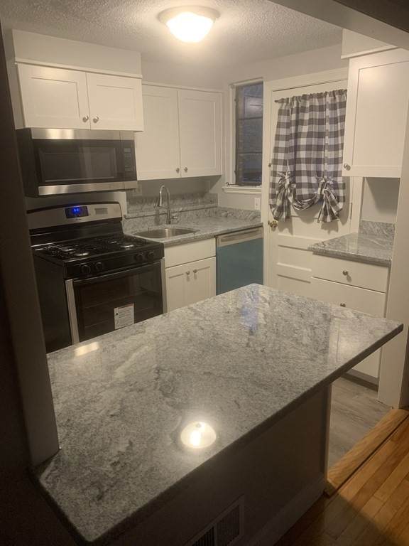 262 Lexington Street - Photo 1