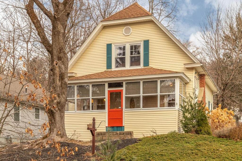 48 Tiverton Pkwy - Photo 1