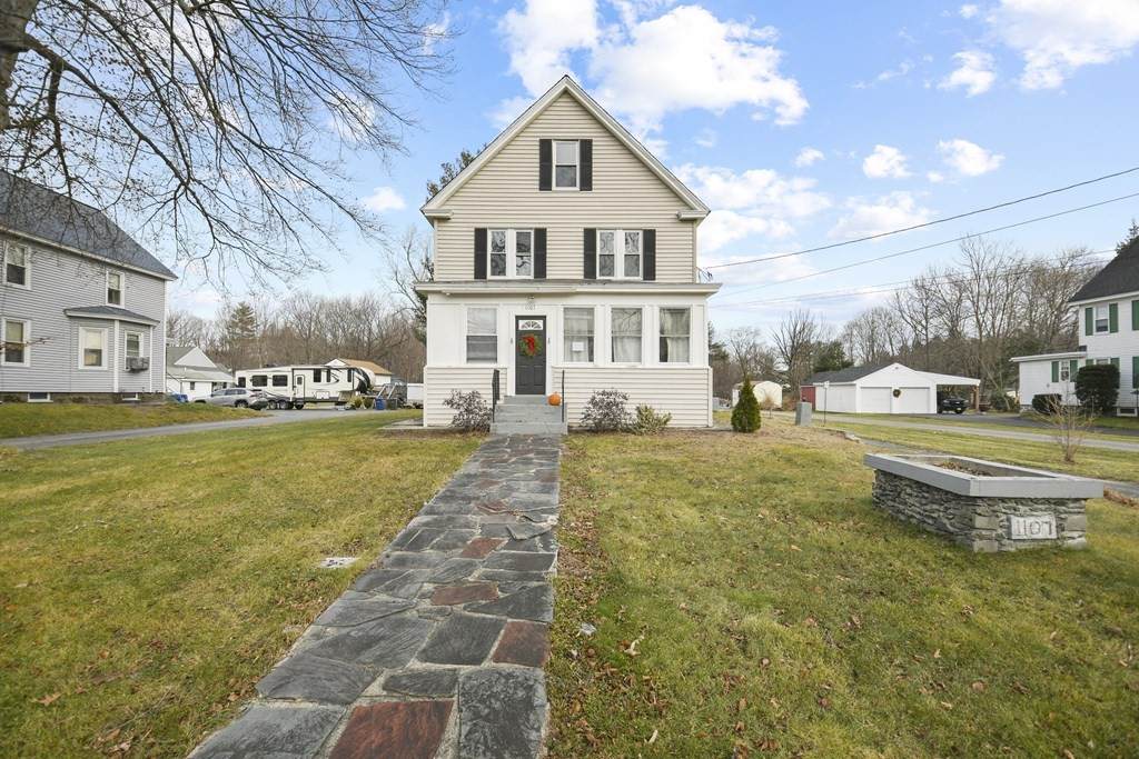 1107 Main St - Photo 1