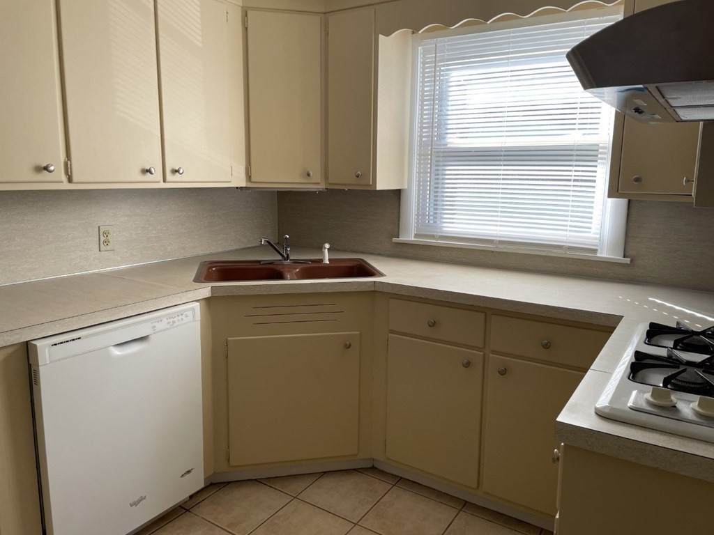 27 Elliot - Photo 1