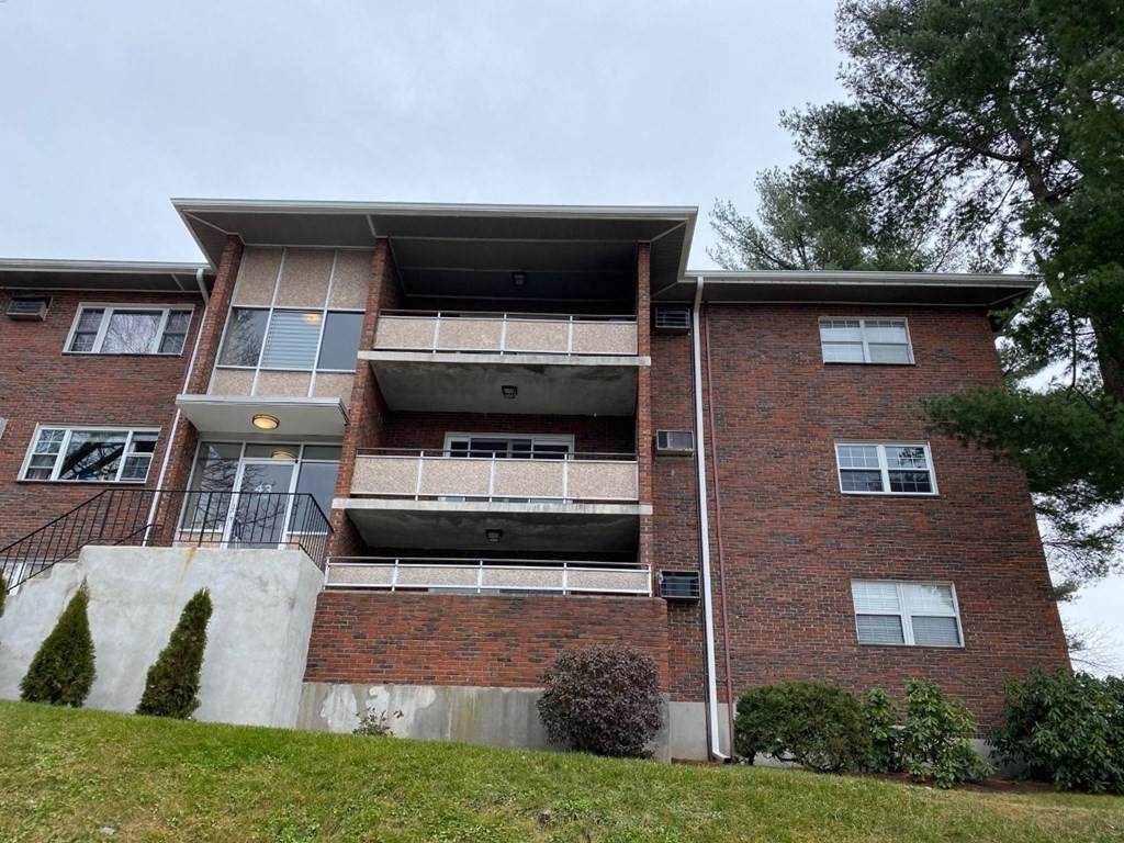 43 Jacqueline Rd - Photo 1