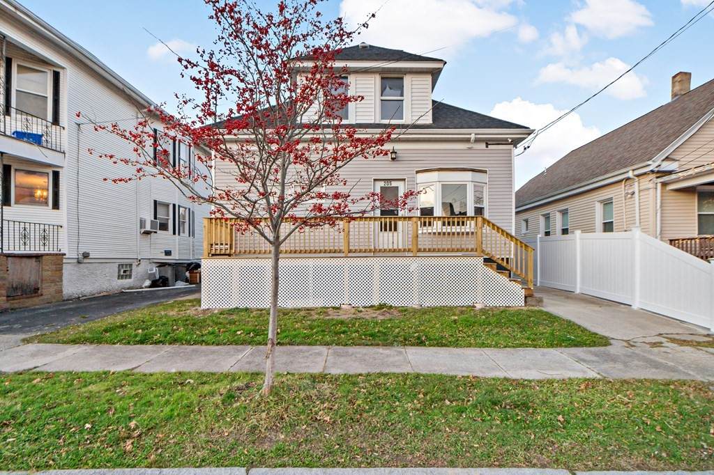 205 Princeton St - Photo 1