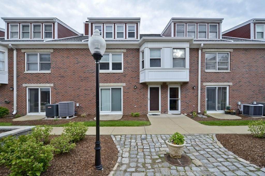 142 Quincy Shore Drive - Photo 1