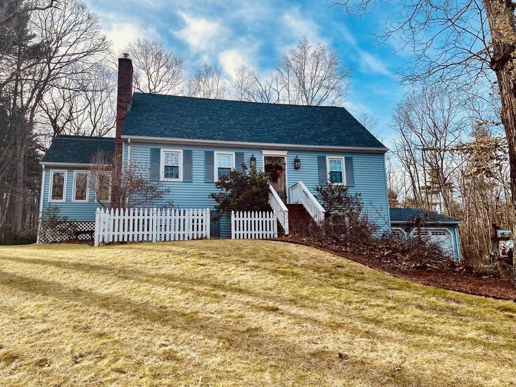70 Grove St - Photo 1