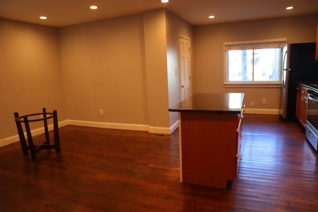 506 Bennington - Photo 1