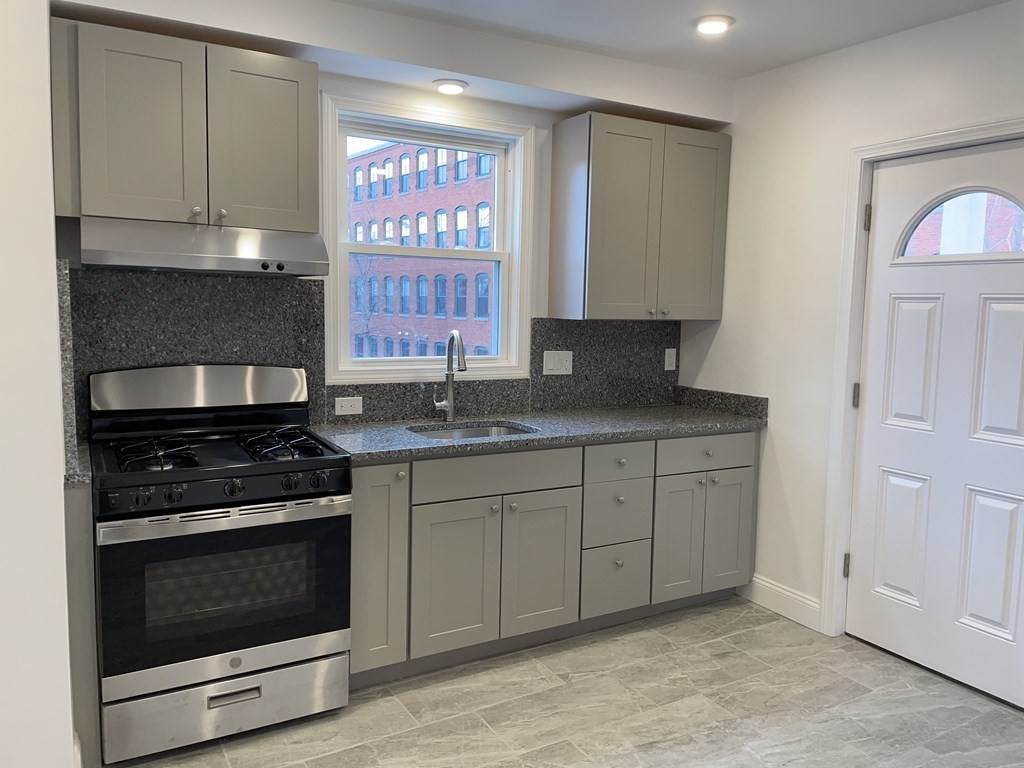 217 Washington St - Photo 1