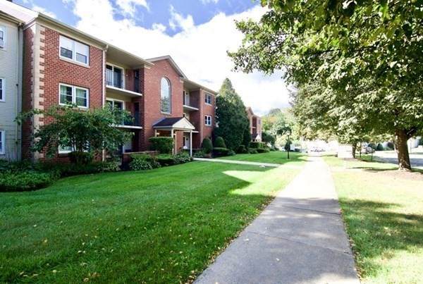 32 Maple Crest - Photo 1