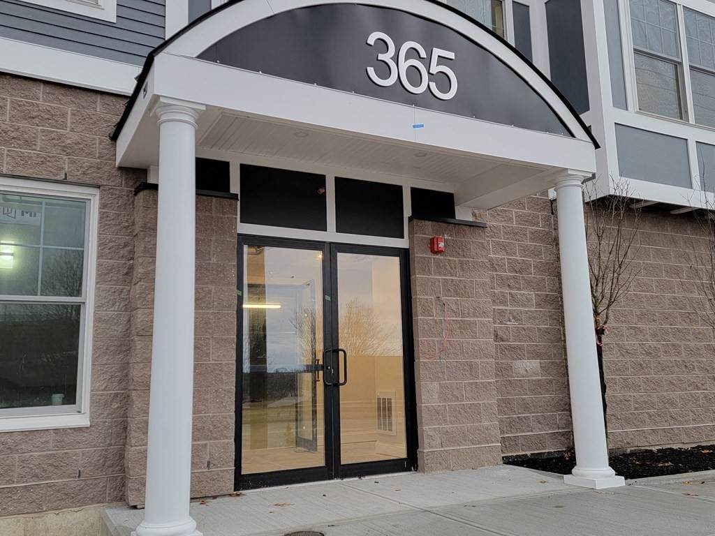 365 Newport Ave - Photo 1