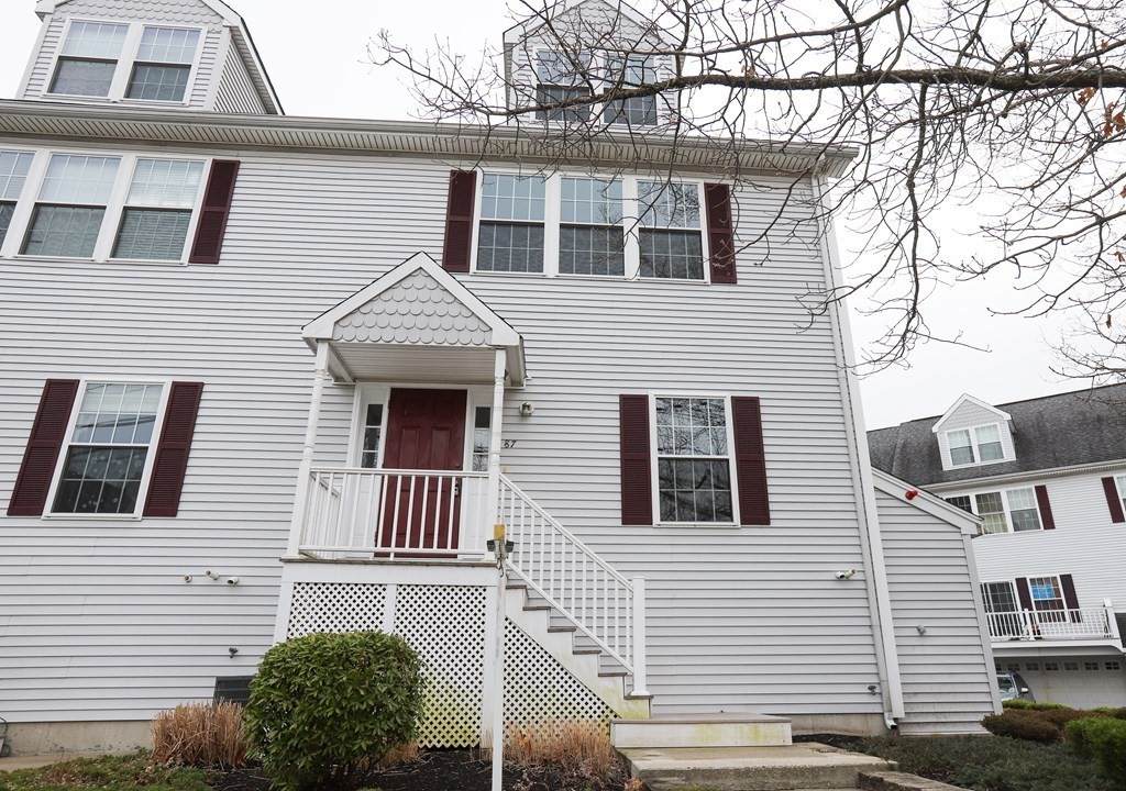 87 Myrtle St - Photo 1
