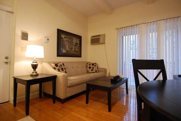 99 Hudson - Photo 1