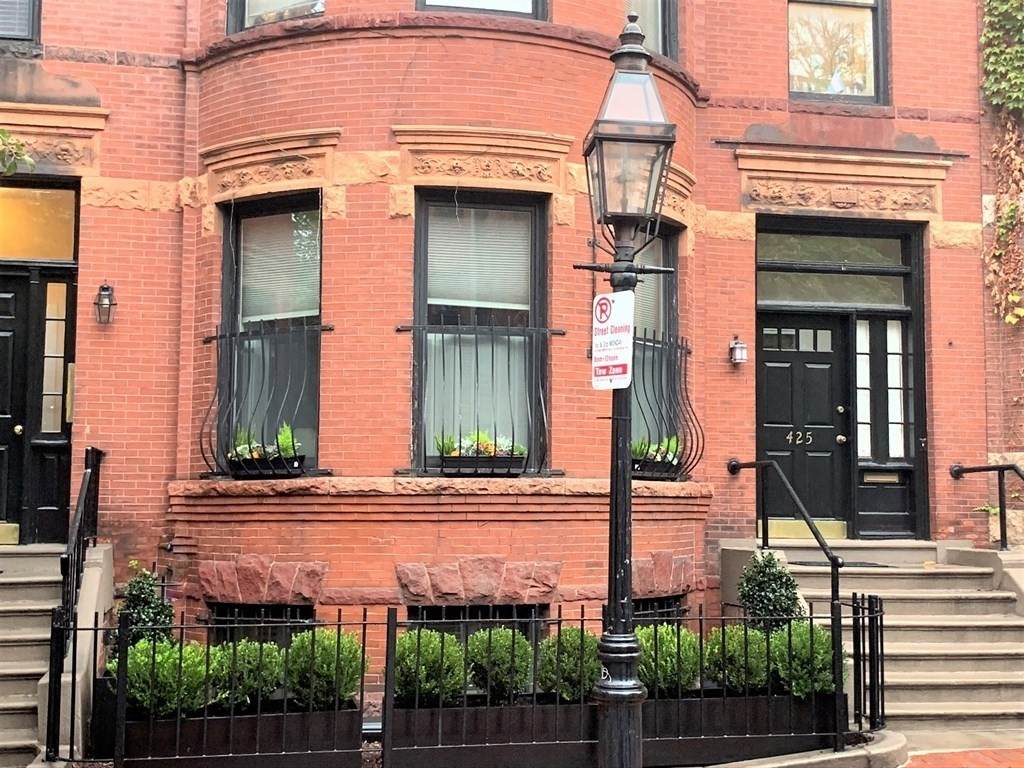 425 Marlborough Street - Photo 1