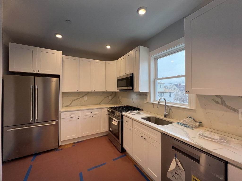 73 Winchester St - Photo 1