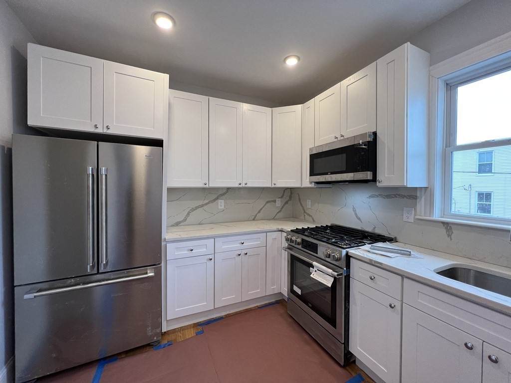 75 Winchester St - Photo 1