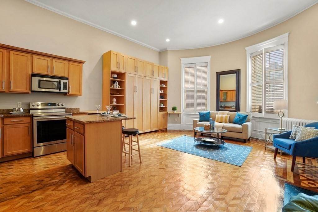 195 Beacon St - Photo 1