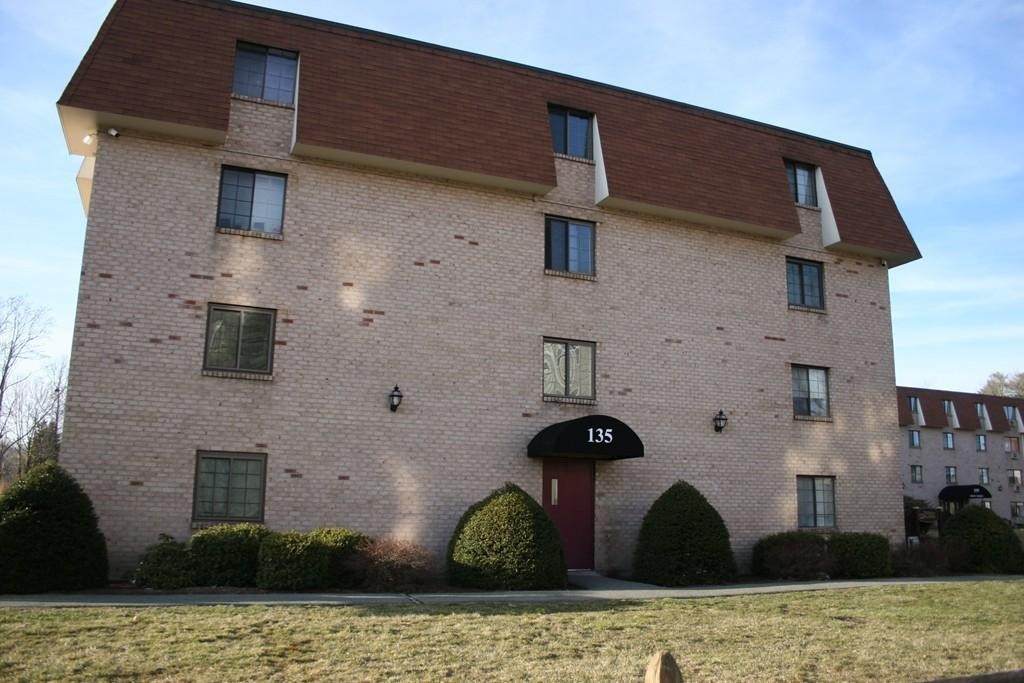 135 Grove St - Photo 1