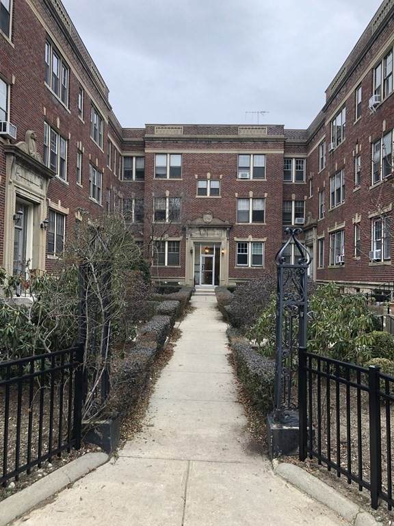 455 Washington - Photo 1