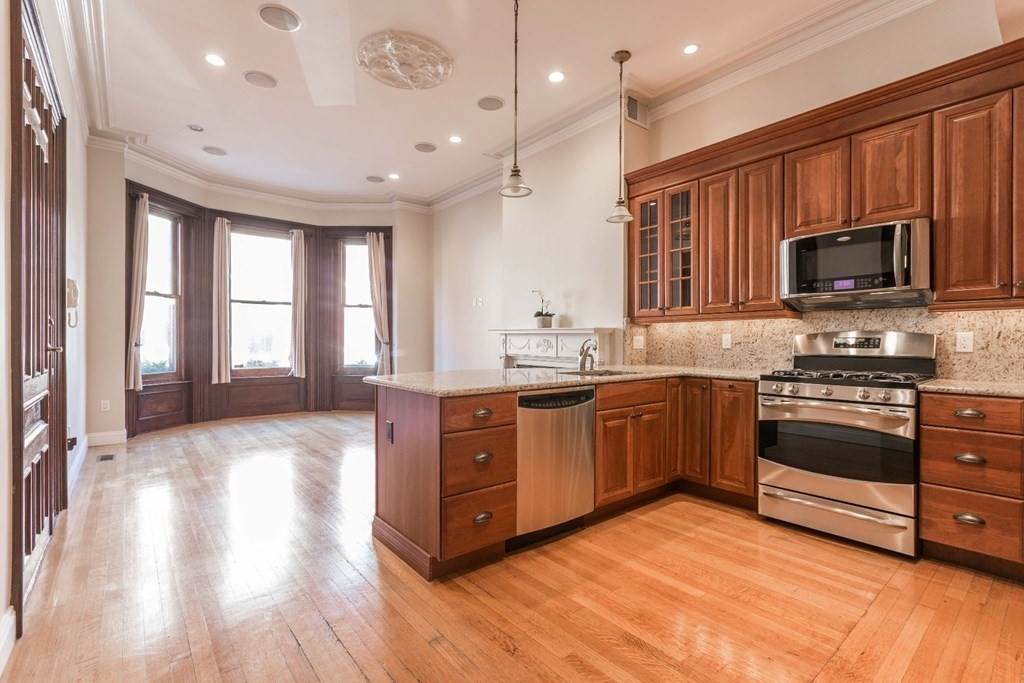 35 Fairfield St - Photo 1