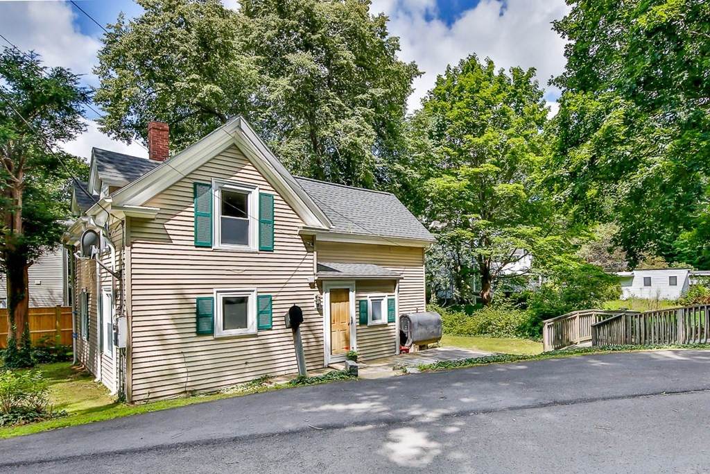 18 Englewood Rd - Photo 1