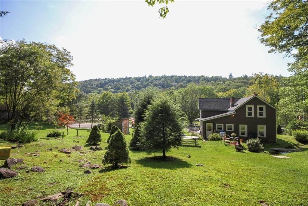 734 Huntington Rd - Photo 1