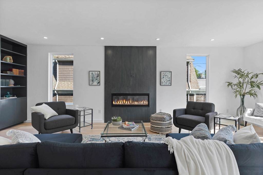 15-17 Bridgham Ave - Photo 1