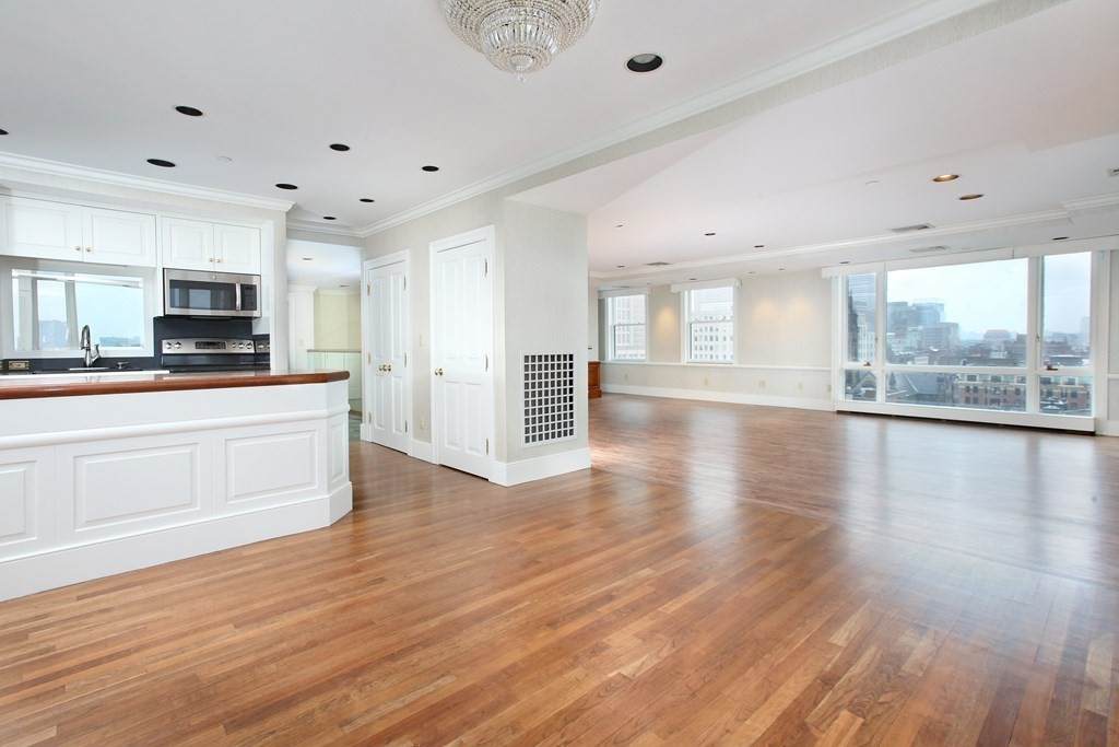 2 Commonwealth Ave - Photo 1