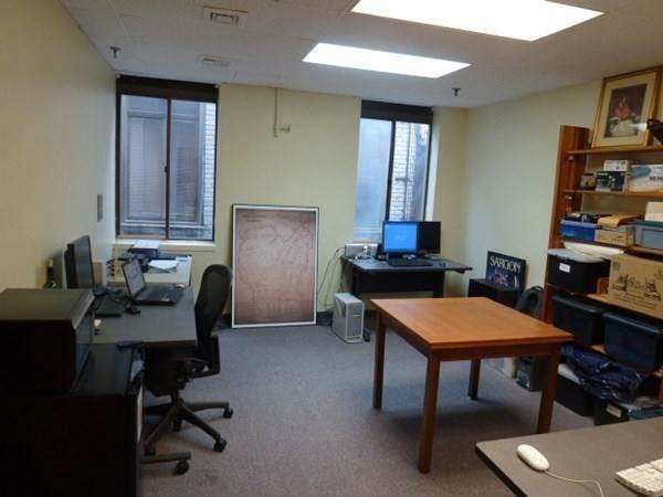 552 Massachusetts Ave - Photo 1