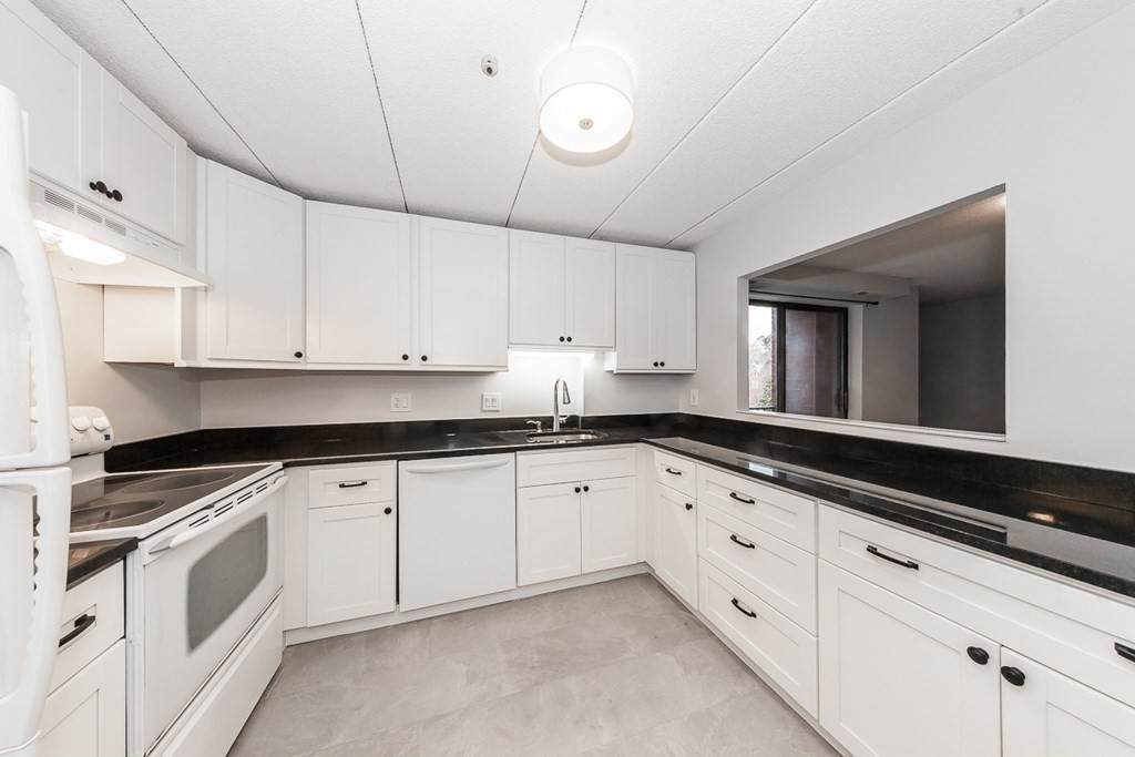 54 Concord Ave - Photo 1