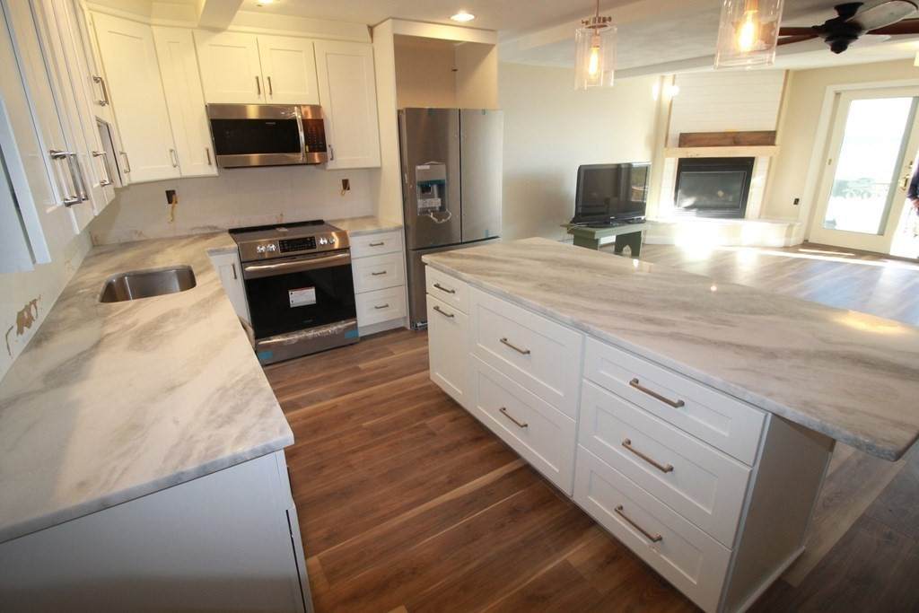 130 Bay View Ave - Photo 1