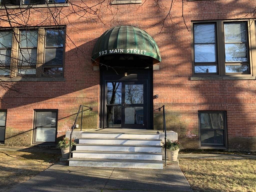 593 Main St - Photo 1