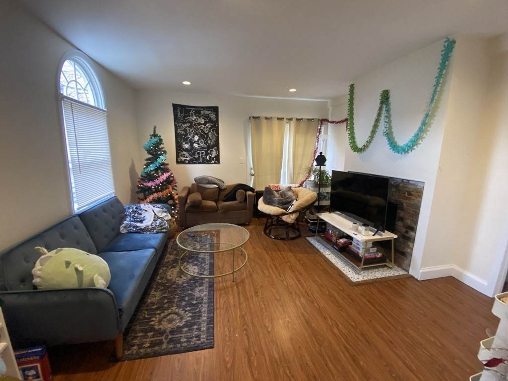 774 Parker St - Photo 1