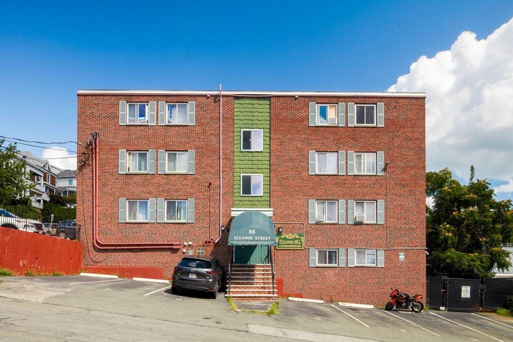55 Eleanor St - Photo 1