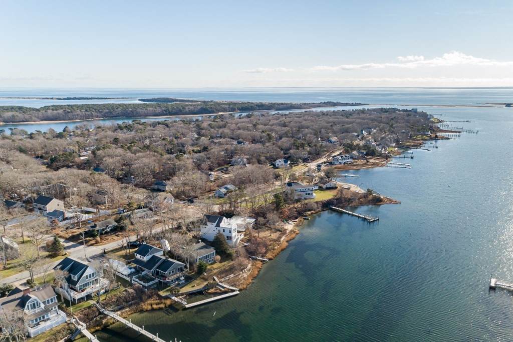 285 Edgewater Dr W - Photo 1