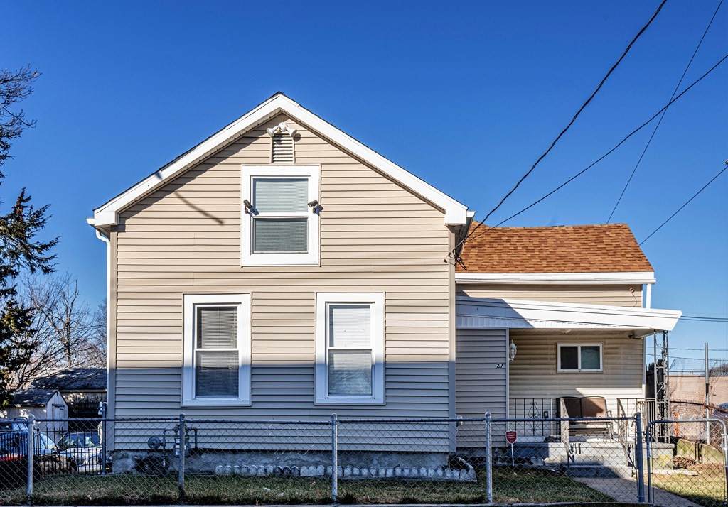 27 Highland St - Photo 1