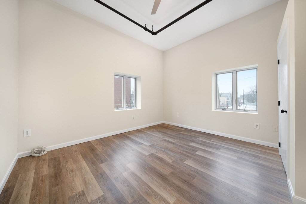 30 Cross St - Photo 1