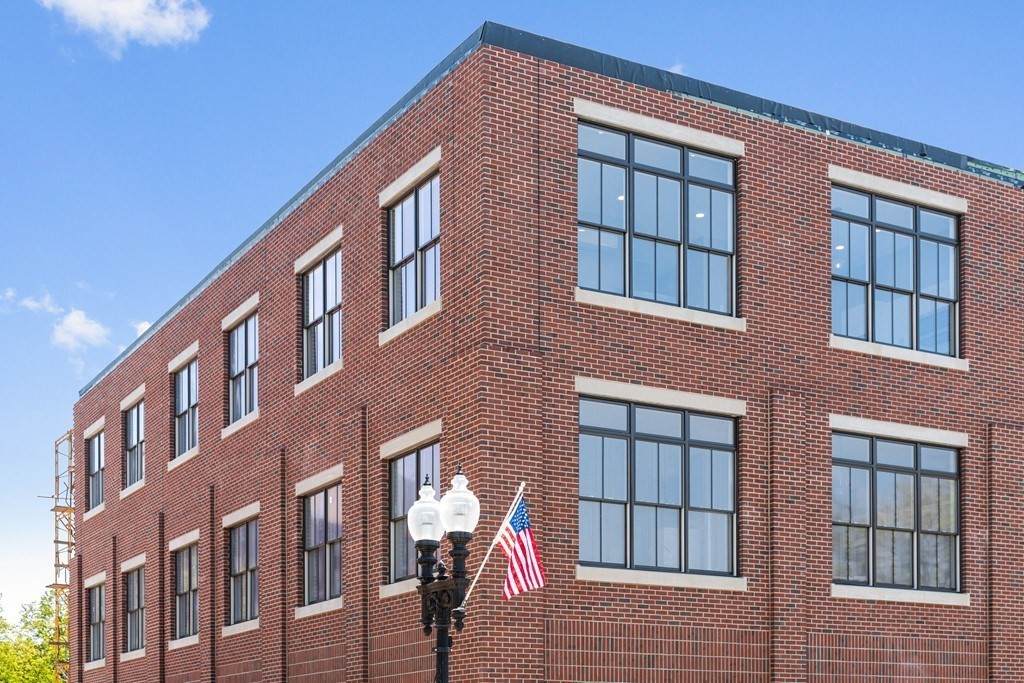 421 Main Street - Photo 1