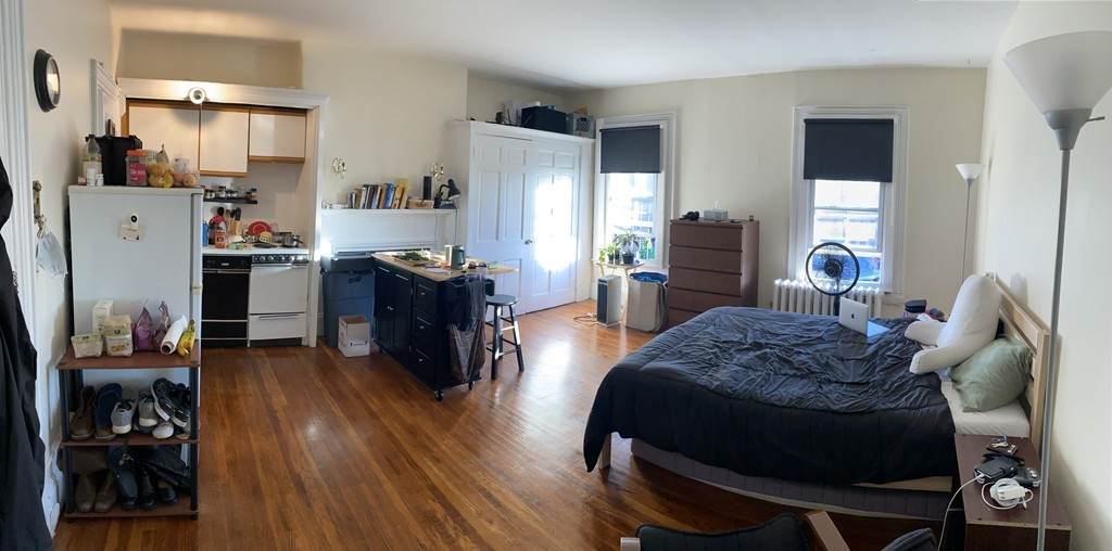 84 Charles - Photo 1
