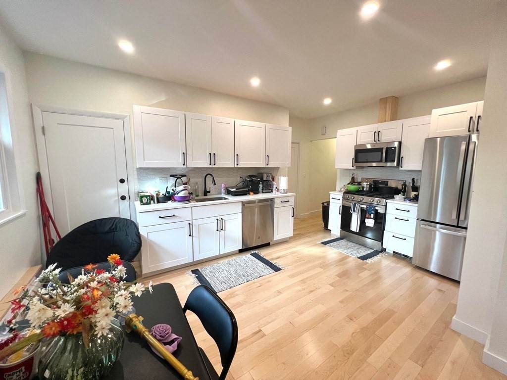 352 Somerville Ave. - Photo 1