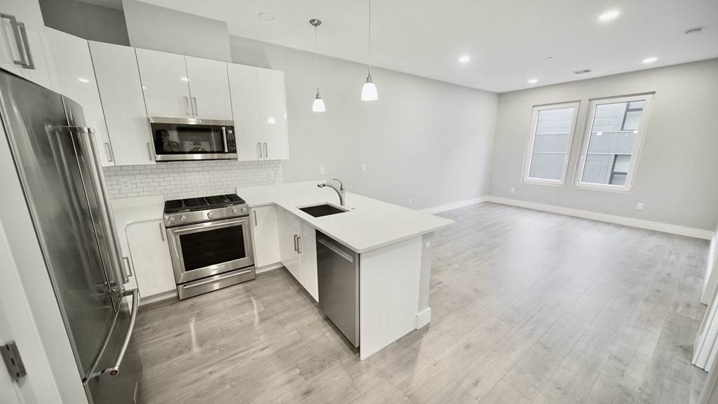 610 Rutherford - Photo 1