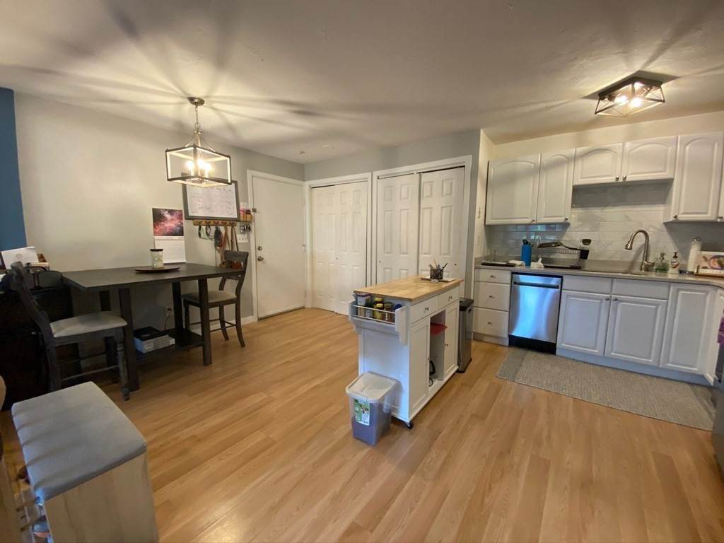 10 Chapman St - Photo 1