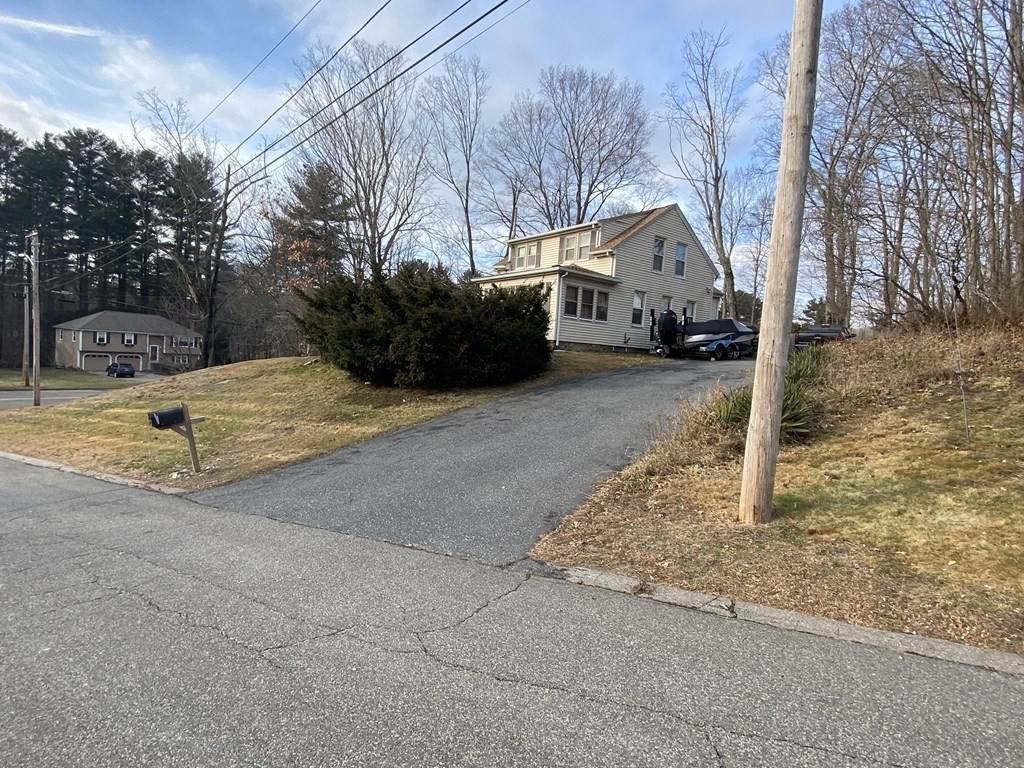 215 Dutcher St - Photo 1