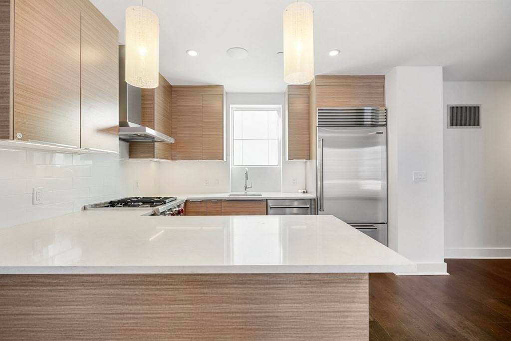 14 West Broadway - Photo 1
