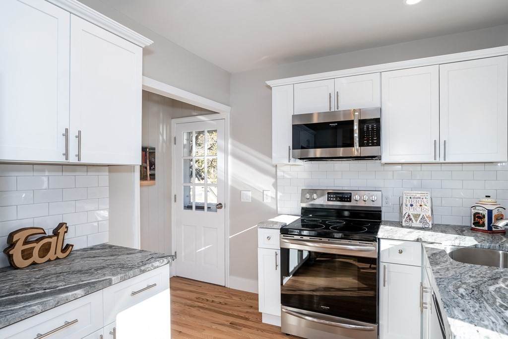 252 Old Warren Rd - Photo 1