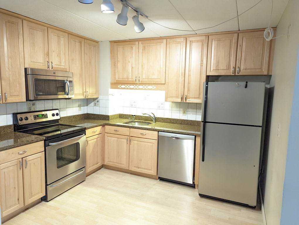 28 Lee Street - Photo 1