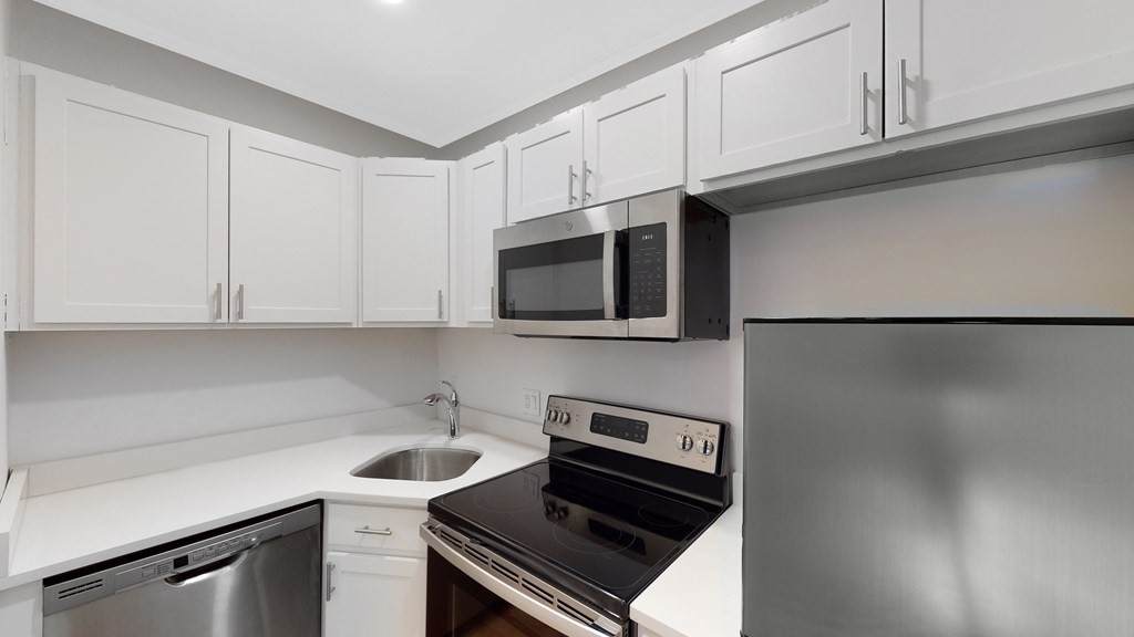 205 Beacon St - Photo 1