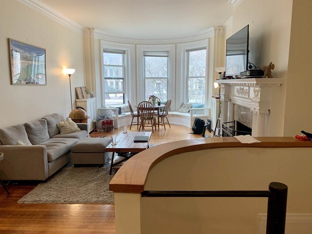 174 Commonwealth Ave - Photo 1