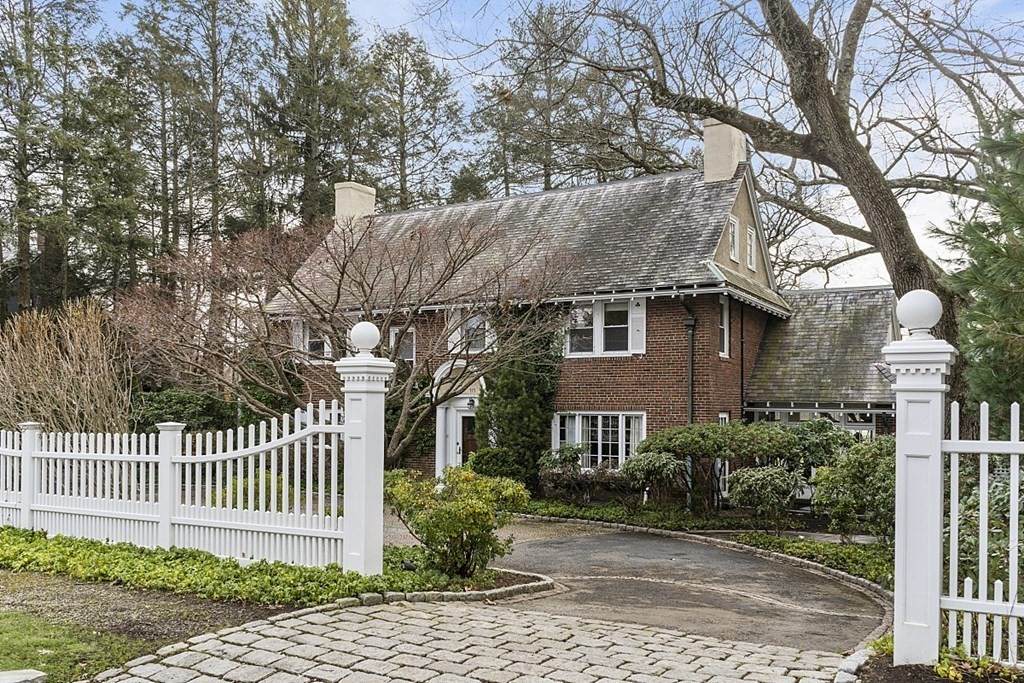 115 Aspen Ave - Photo 1