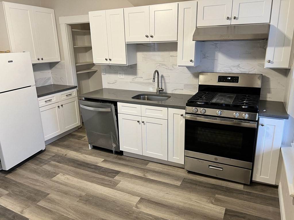27 Park Rd - Photo 1