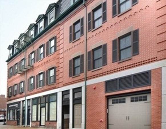 118 W Broadway - Photo 1